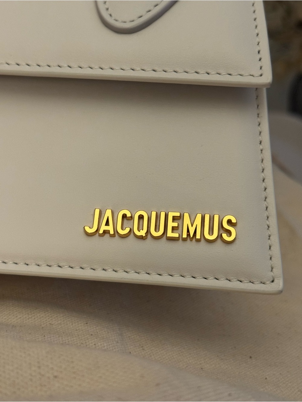 Jacquemus White Le Chiquito Moyen Top Handle AUTHENTIC - Picture 2 of 14